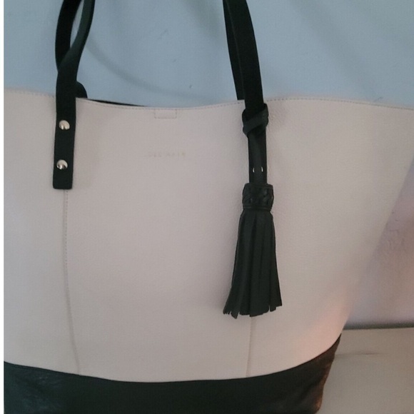 Cole Haan tote bag large cream & navy w/ removable interior pocket Vegan Leather - Picture 3 of 10